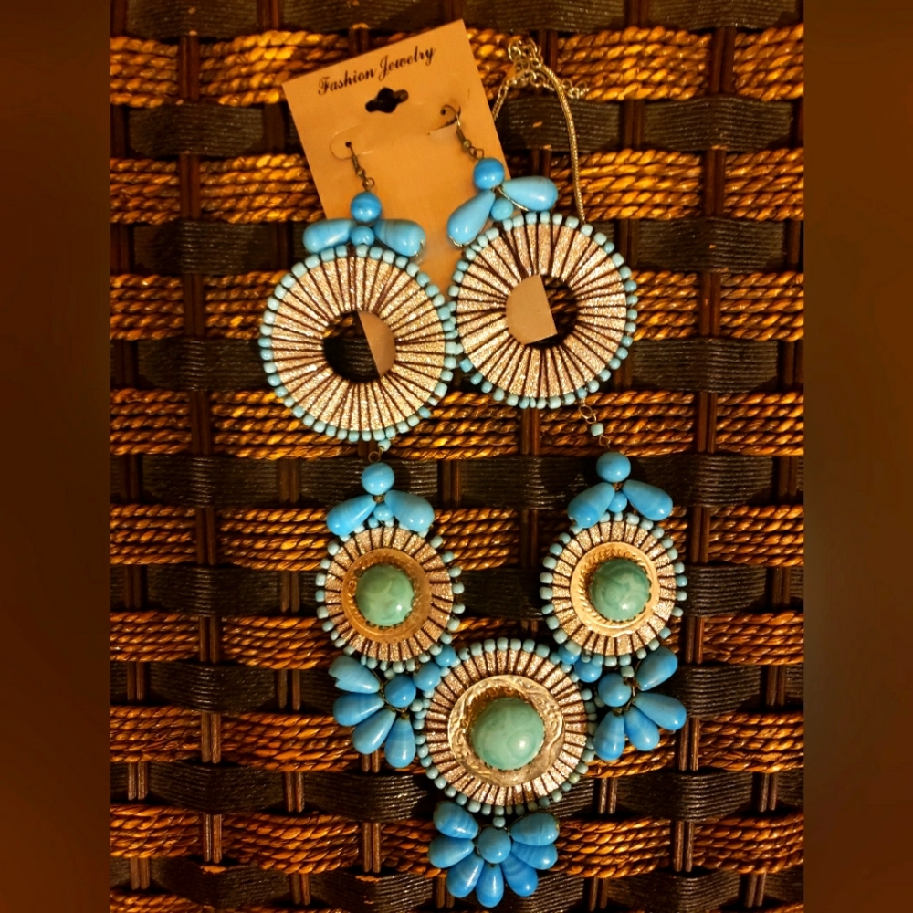 Turquoise Stone Necklace Set SOLD